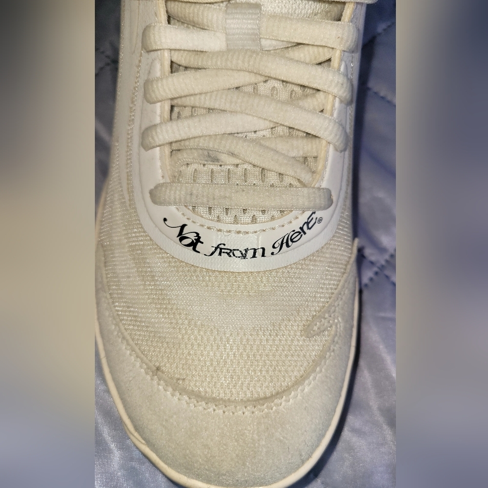 PUMA MB.02 "Whispers", a signature basketball shoe from LaMelo Ball. Size 8.5 - Picture 7 of 7